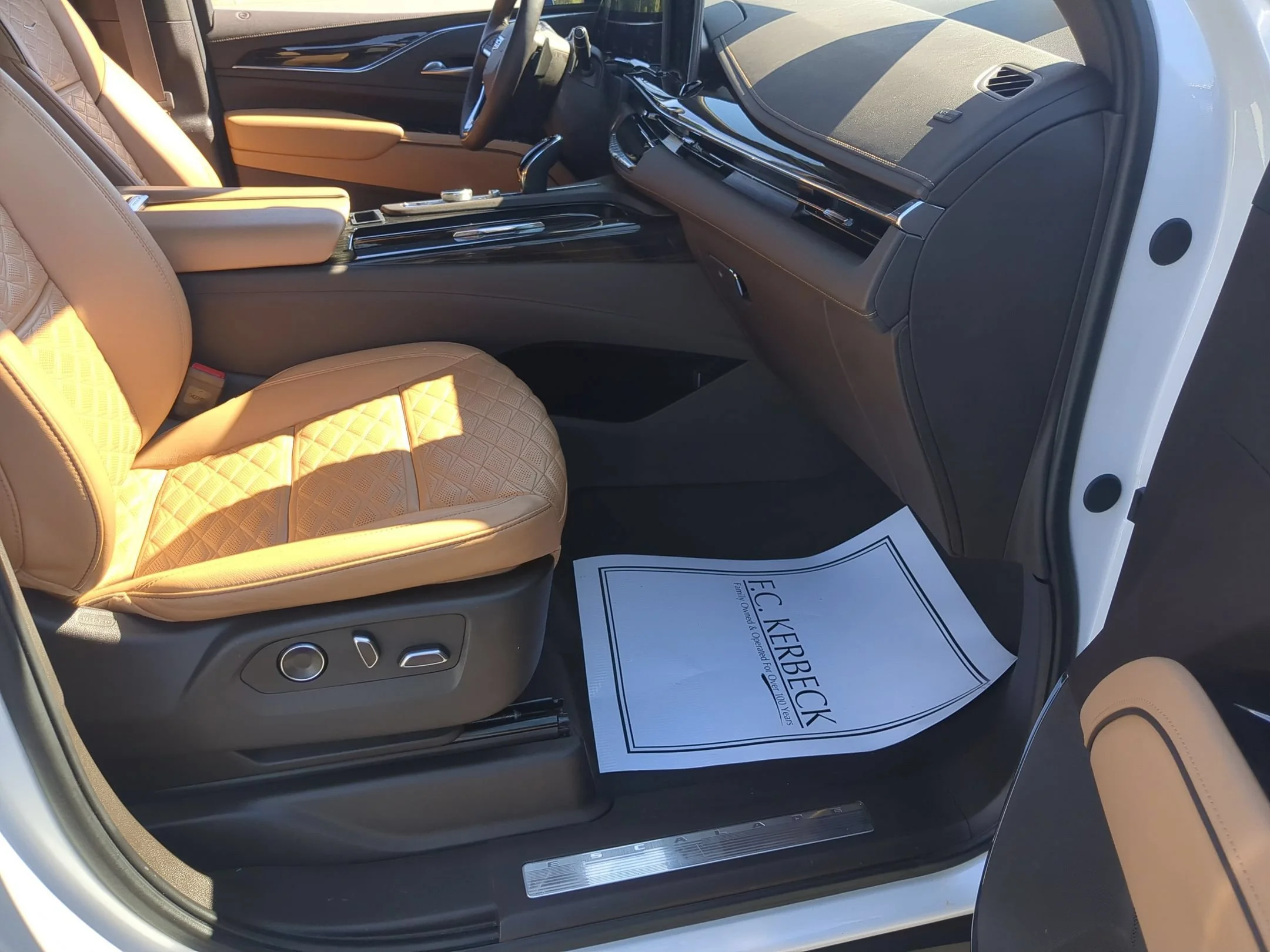 2024 Cadillac Escalade Premium Luxury - Photo 26