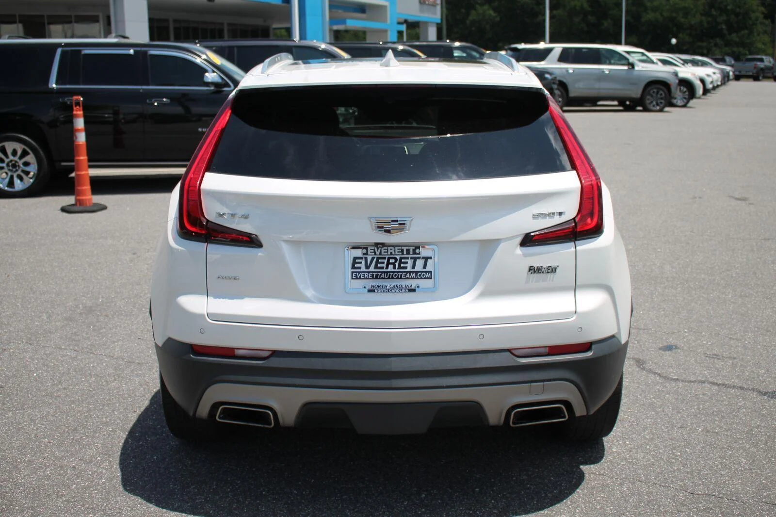 Used 2021 CRYSTAL WHITE TRICOAT Cadillac AWD Premium Luxury image 7