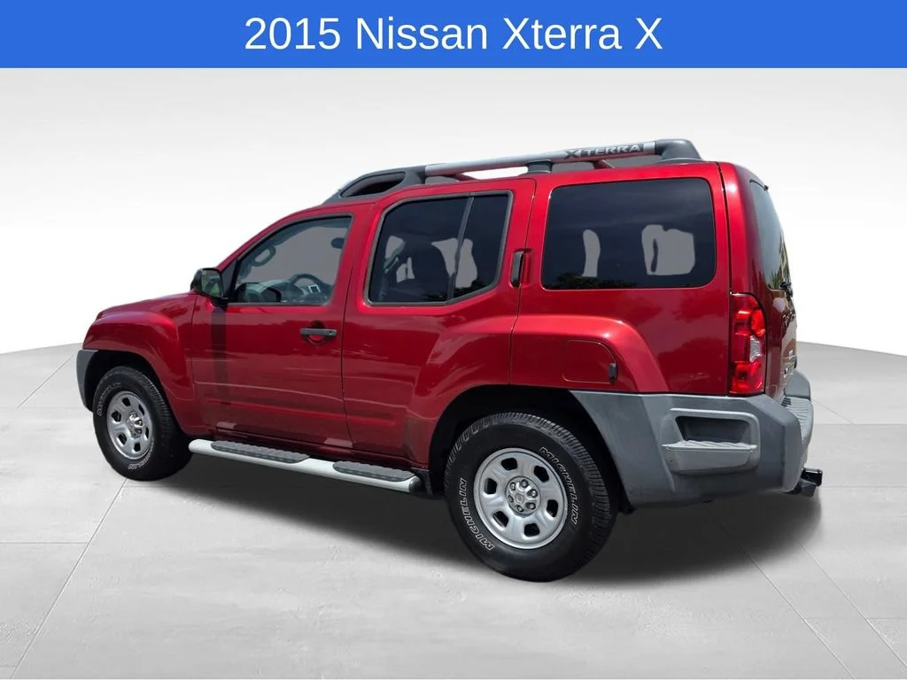 Used 2015 Red Nissan X image 5