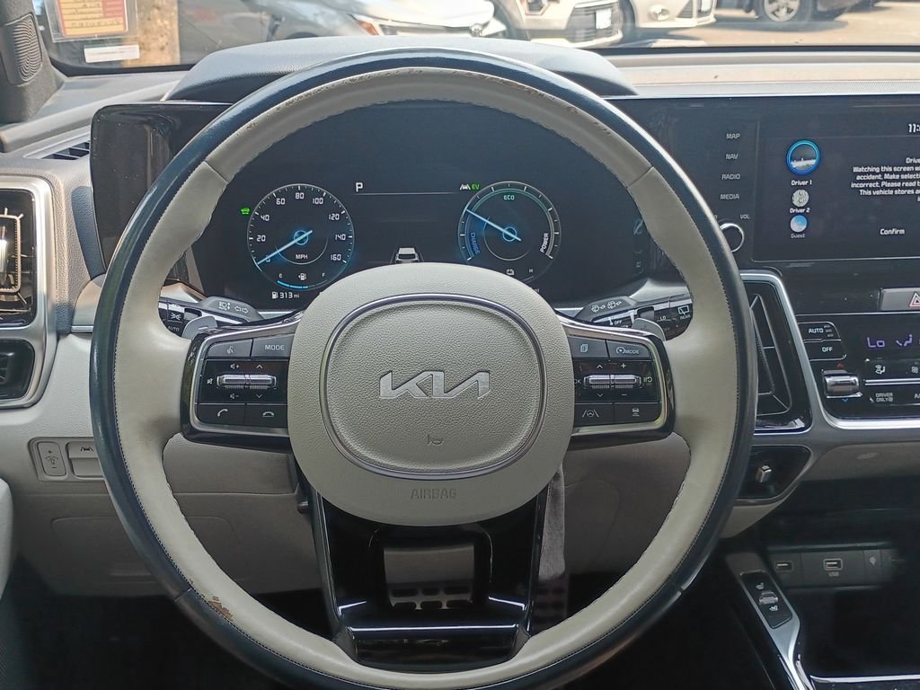 Used 2023 Platinum Graphite Kia SX Prestige image 23