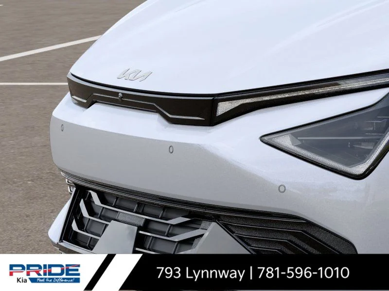 New 2025 White Kia Light image 13