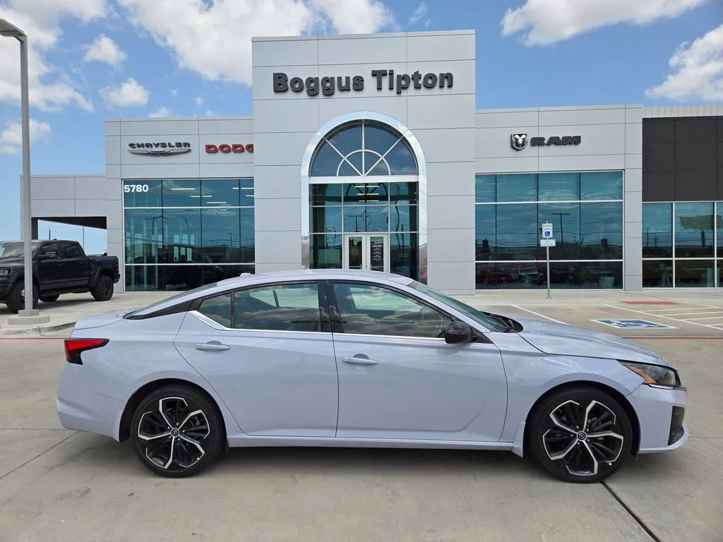 Used 2024 Nissan Altima SR with VIN 1N4BL4CV1RN388067 for sale in Brownsville, TX