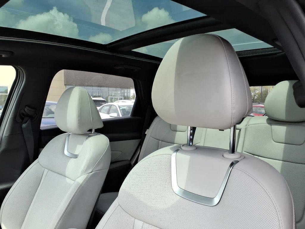 2025 Hyundai Tucson Limited - Photo 16