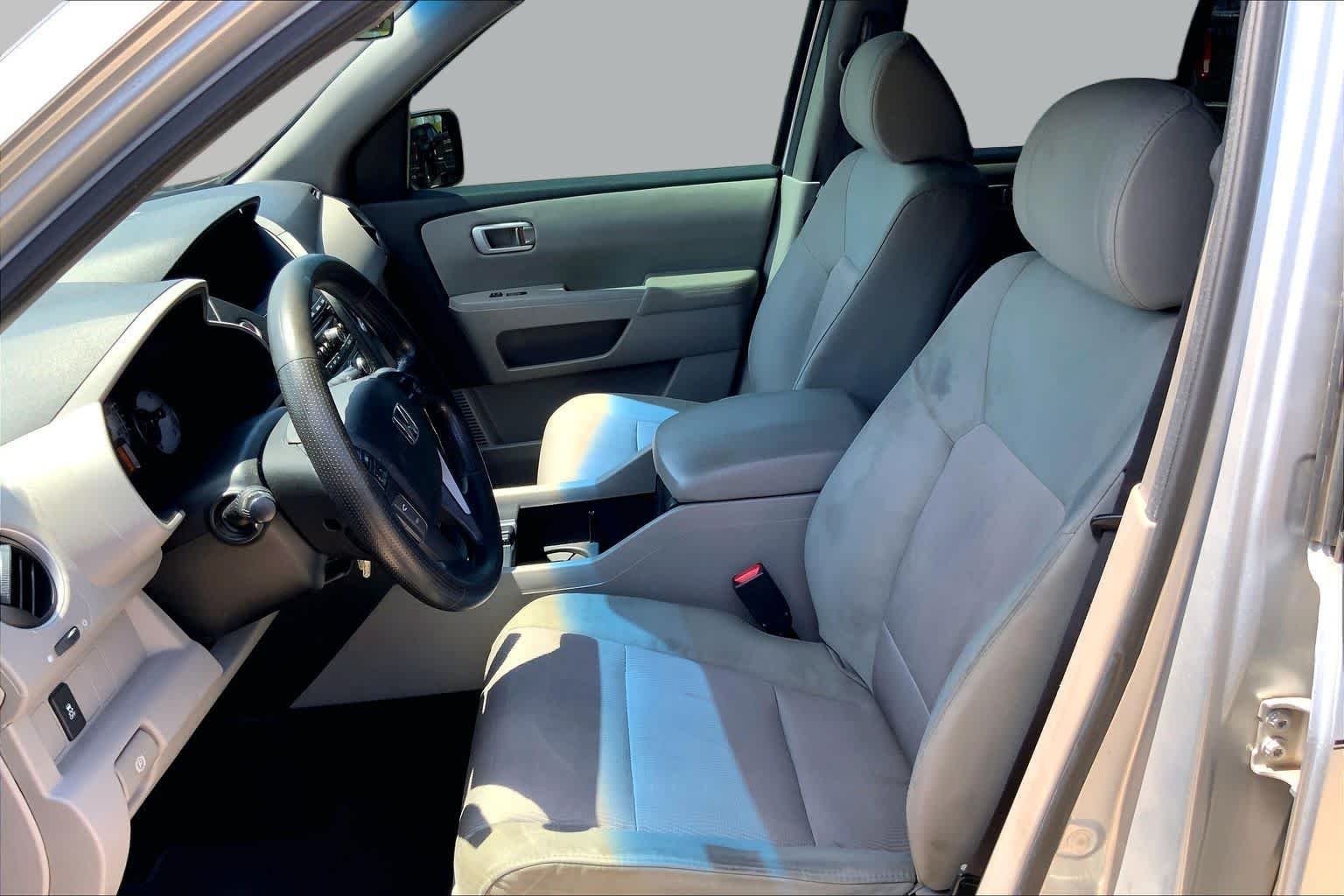 Used 2013 Alabaster Silver Metallic Honda EX image 7