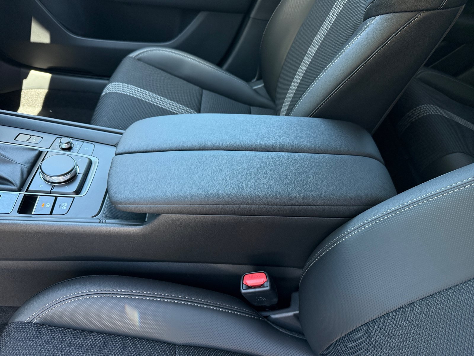 New 2026 Machine Gray Metallic Mazda Preferred image 14
