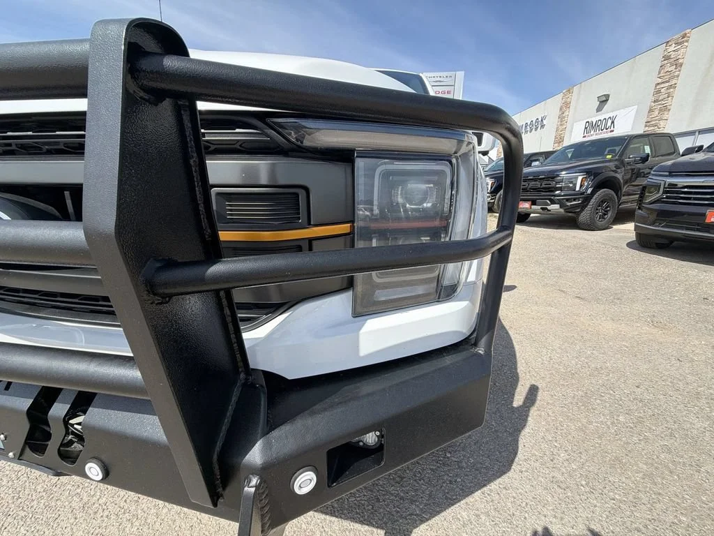 Used 2022 Oxford White Ford XL image 17