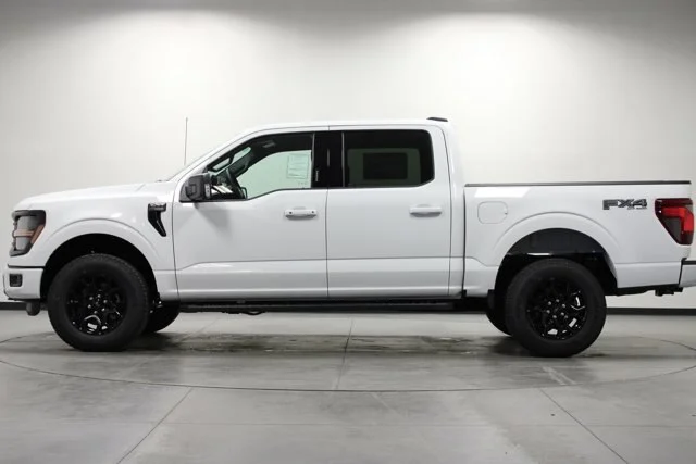 New 2026 Oxford White Ford XLT image 30