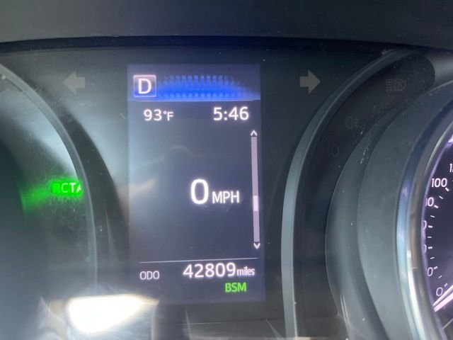 Used 2020 White Toyota SE image 14