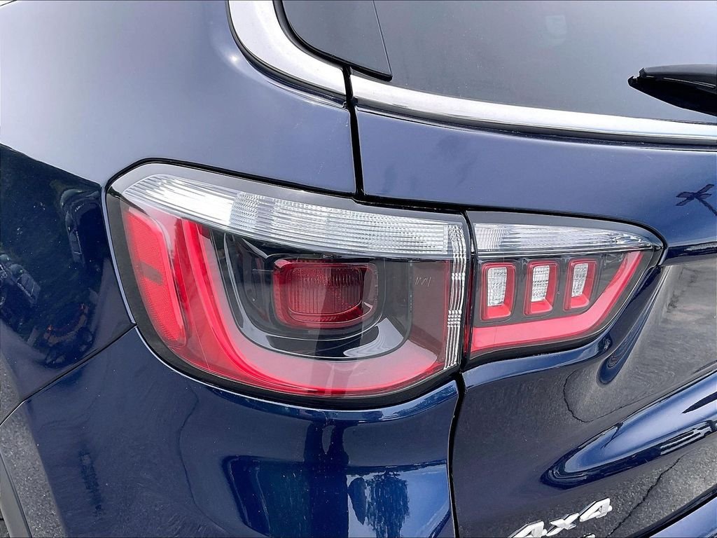 Used 2021 Jazz Blue Pearlcoat Jeep Latitude image 30