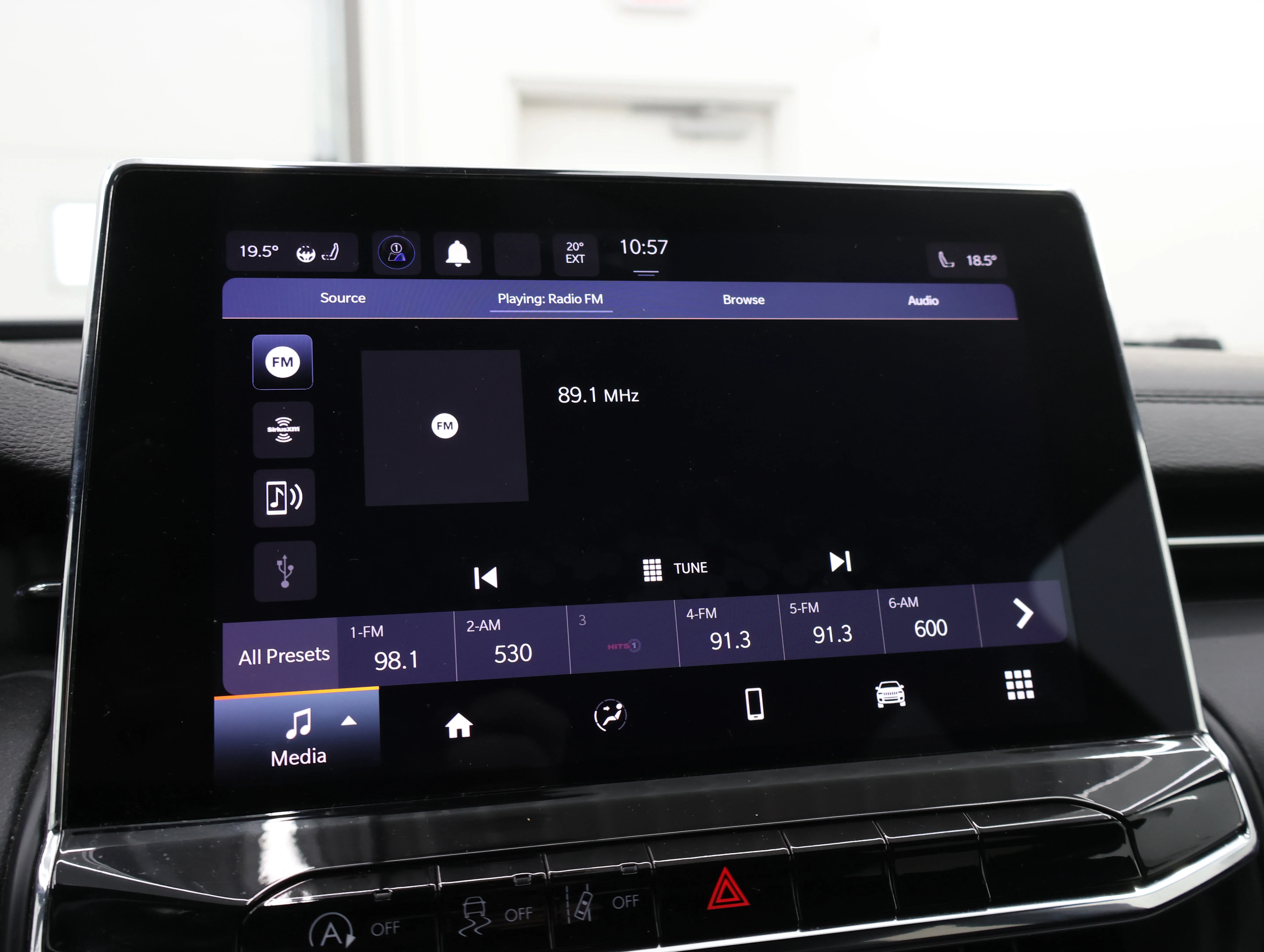 Used 2022 Redline Pearlcoat Jeep Limited image 47