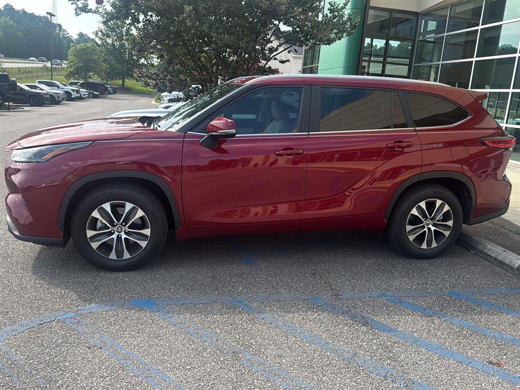 Used 2023 Ruby Flare Pearl Toyota XLE image 5