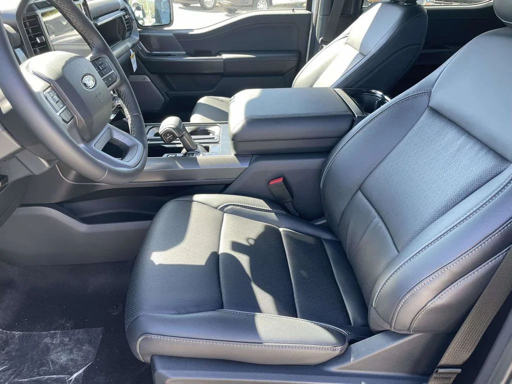 New 2026 Oxford White Ford Lariat® image 13