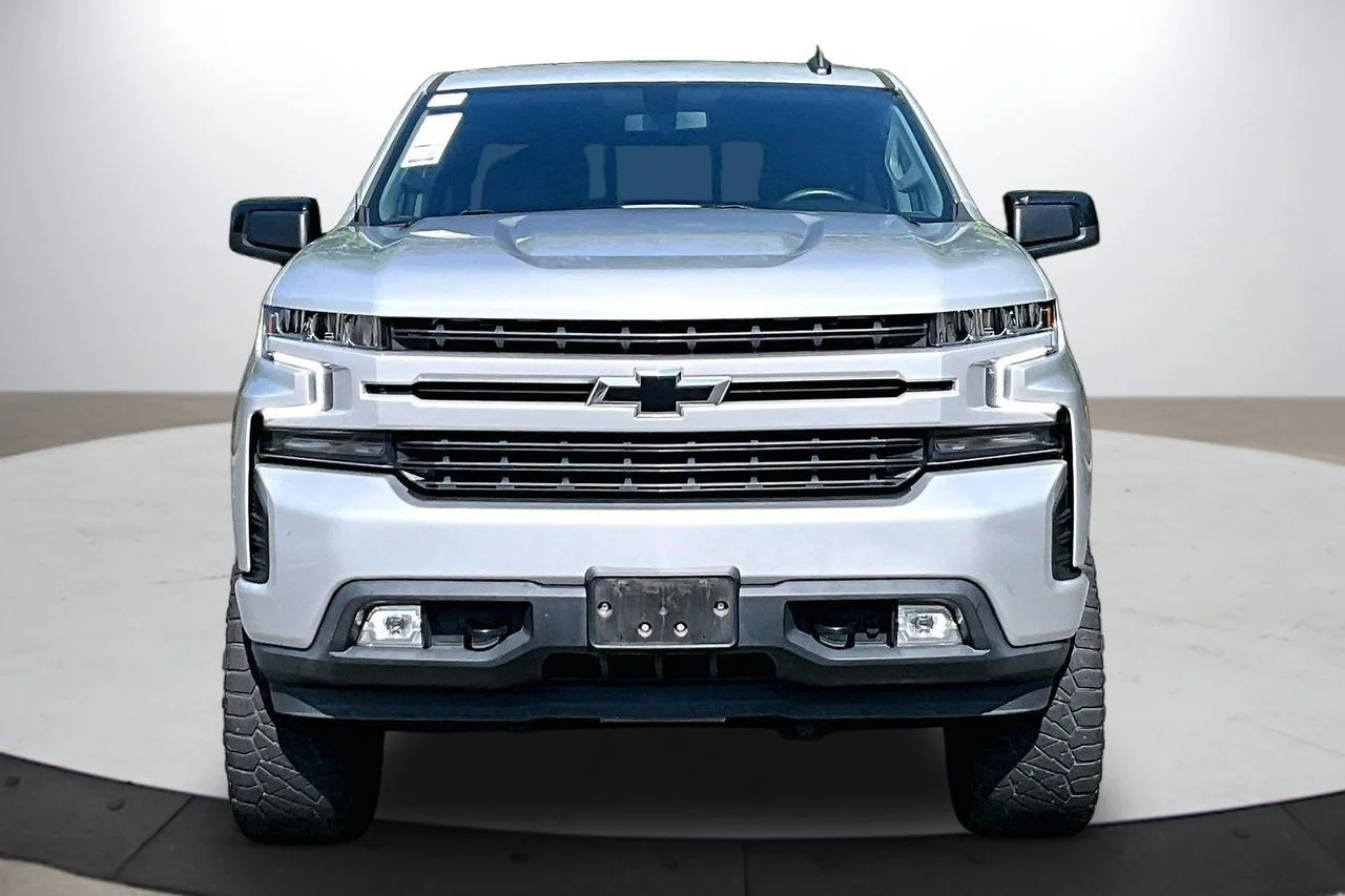 Used 2021 Silver Chevrolet RST image 3