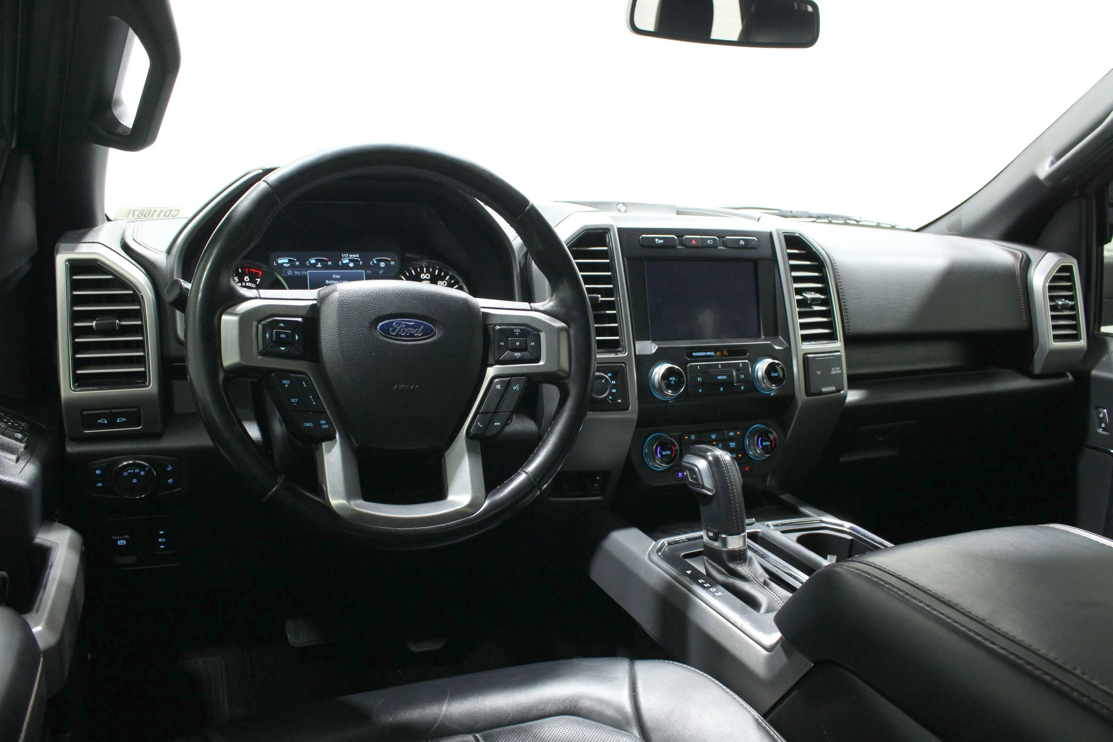 Used 2019 White Platinum Metallic Tri-Coat Ford Platinum image 2