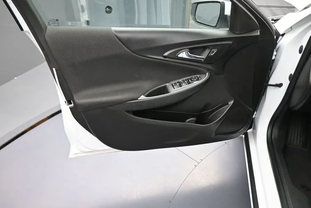 Used 2024 White Chevrolet LT image 20