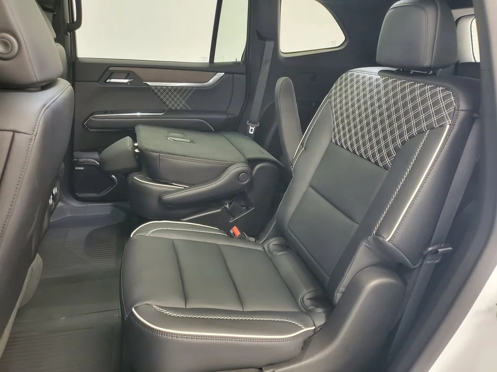 2026 GMC Acadia Denali - Photo 27