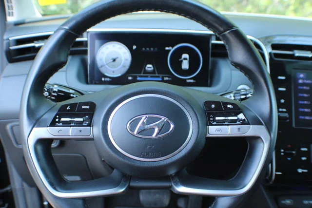 Used 2022 Phantom Black Hyundai SEL image 9