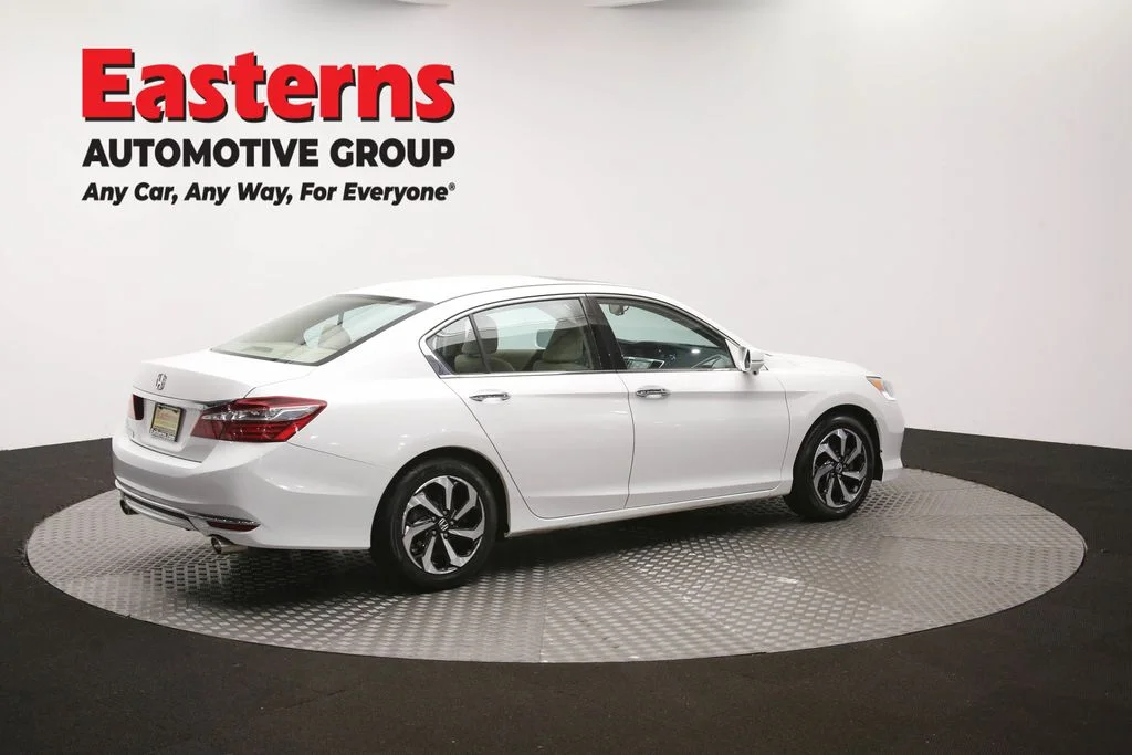 Used 2017 White Honda EX-L image 43