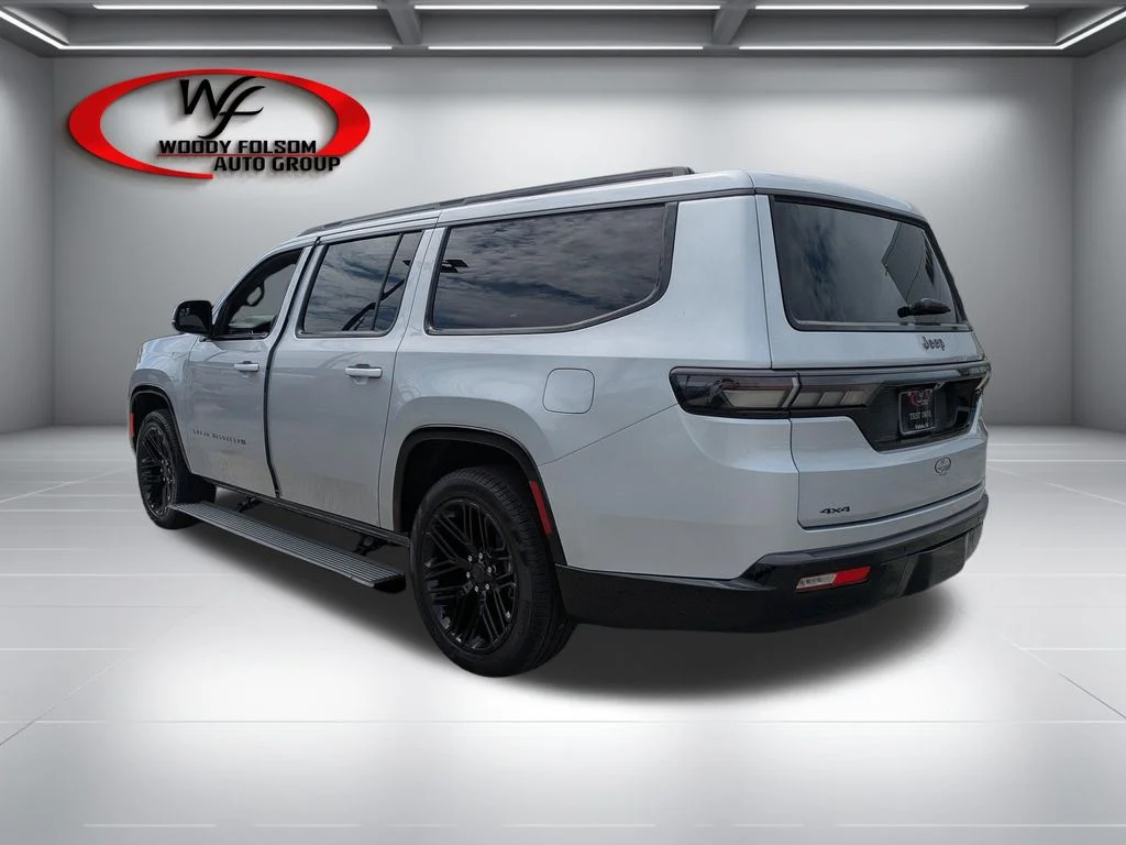 New 2026 Silver-Zynith Exterior Paint Jeep Limited Reserve image 8