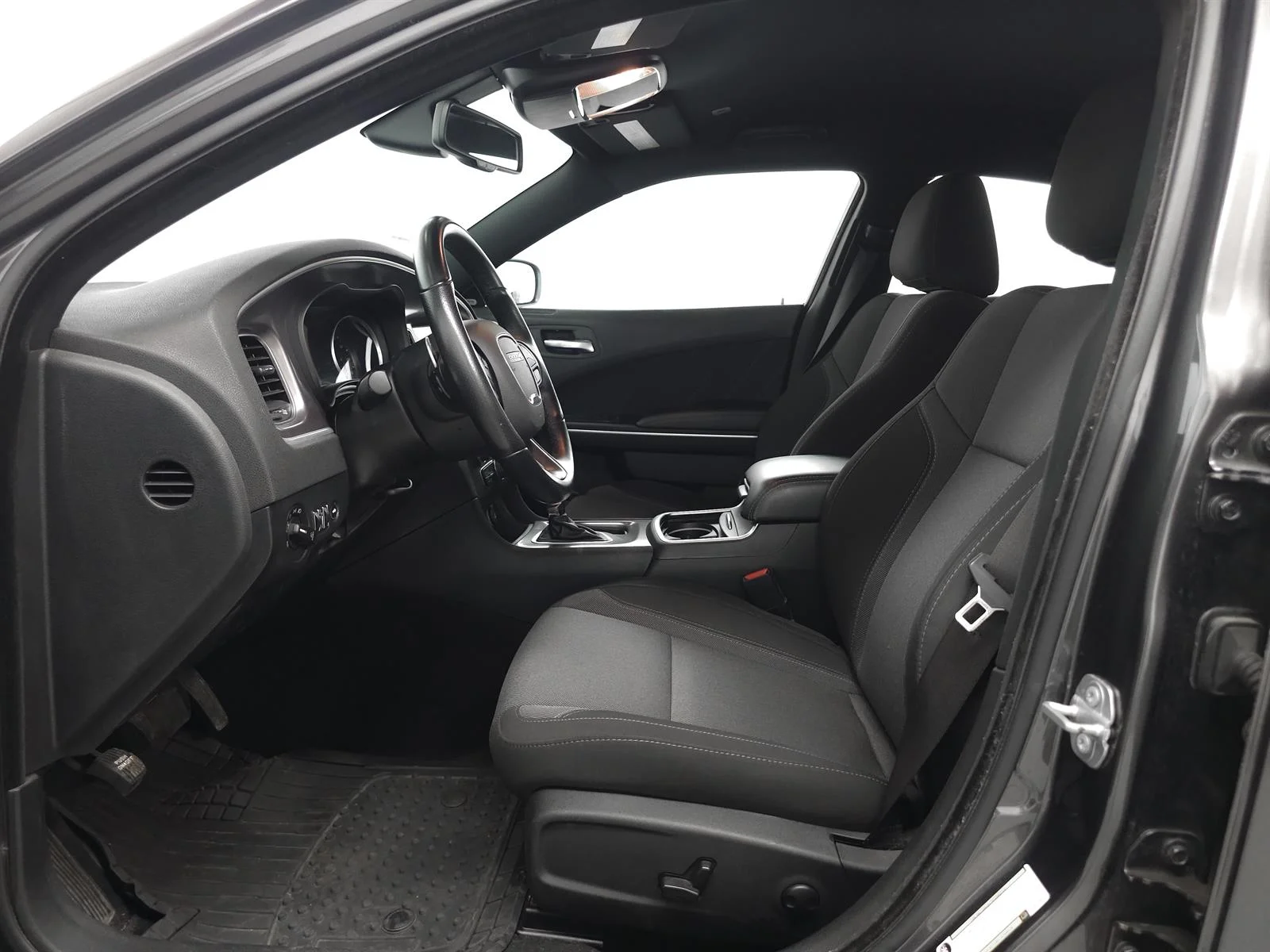 Used 2022 Gray Dodge SXT image 4
