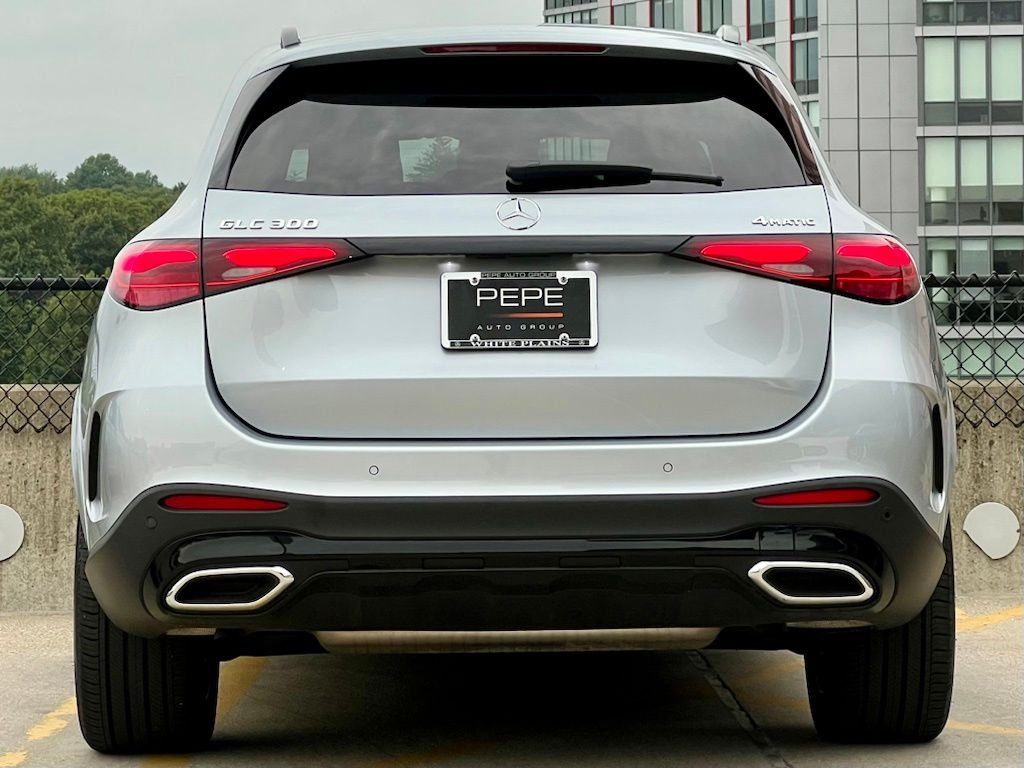 Certified Used 2026  Mercedes-Benz GLC 300 image 6