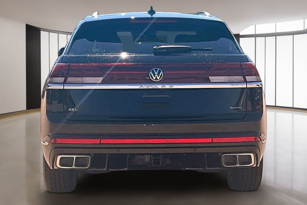 Used 2024 Black Volkswagen 2.0T SEL R-Line image 4