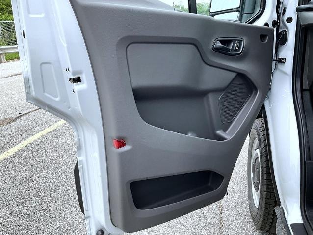 New 2026 Oxford White Ford Base image 32