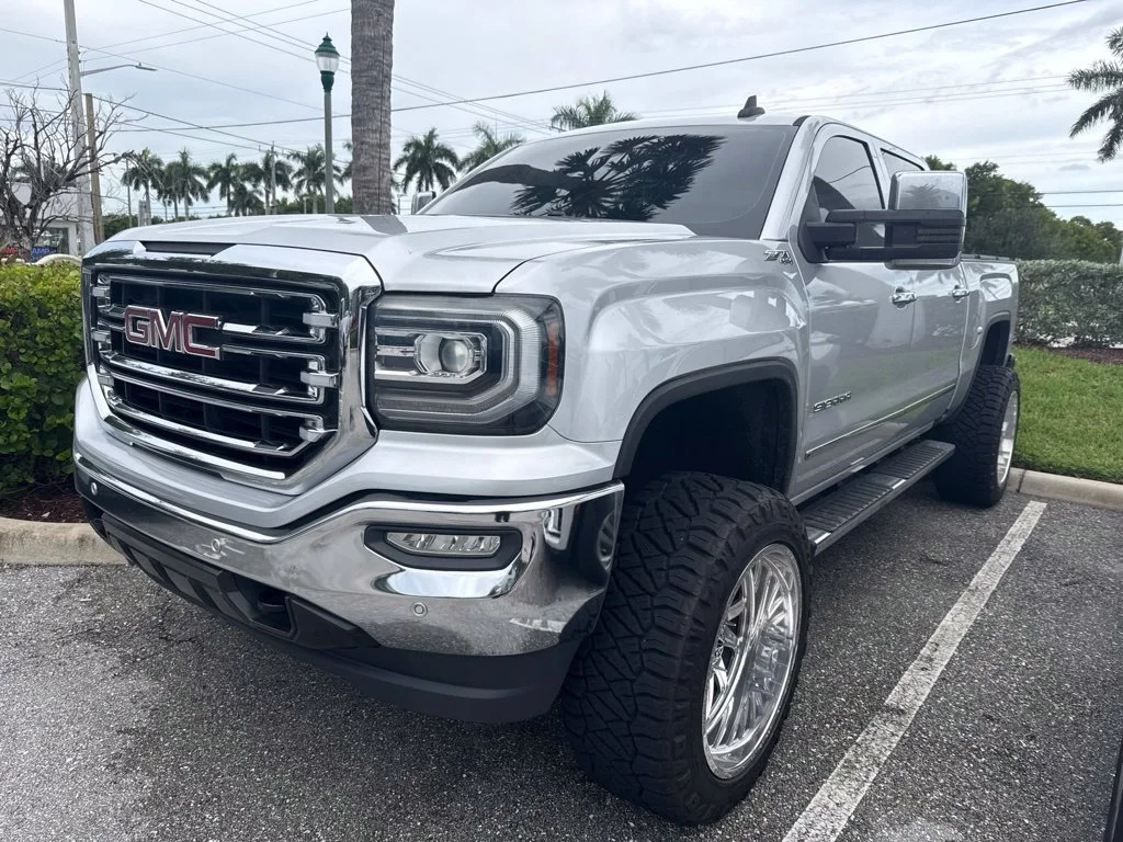 Used 2018 Silver GMC SLT image 3