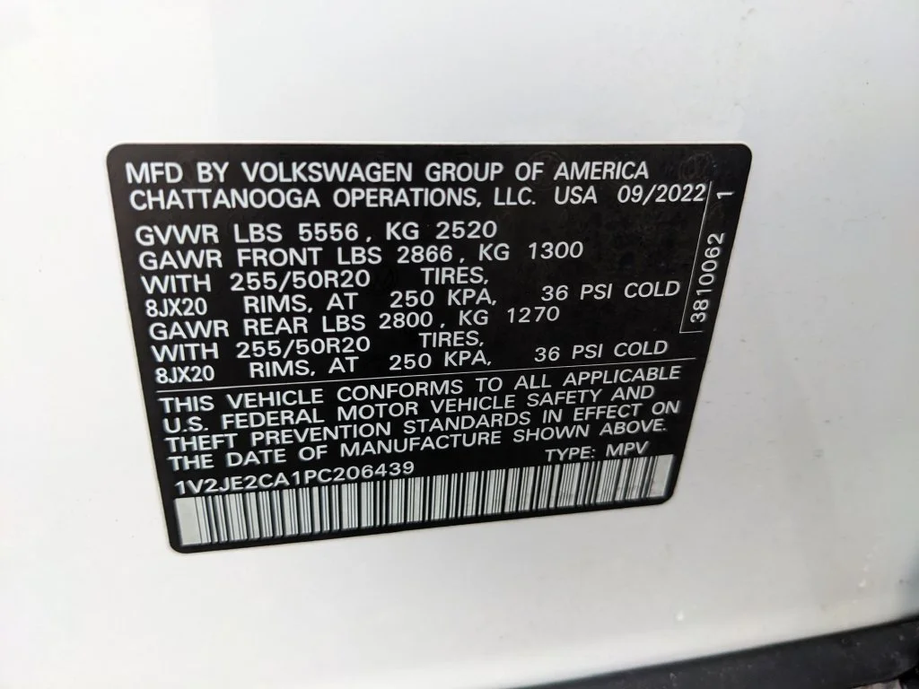 Used 2023 White Volkswagen 3.6L V6 SE w/Technology image 38