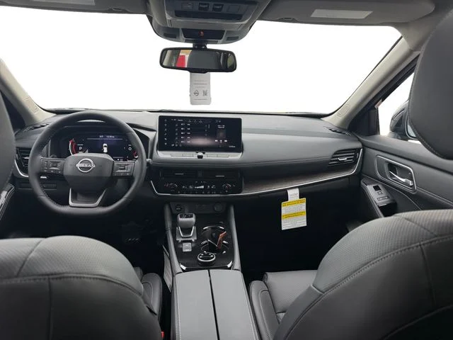 2026 Nissan Rogue Platinum - Photo 8