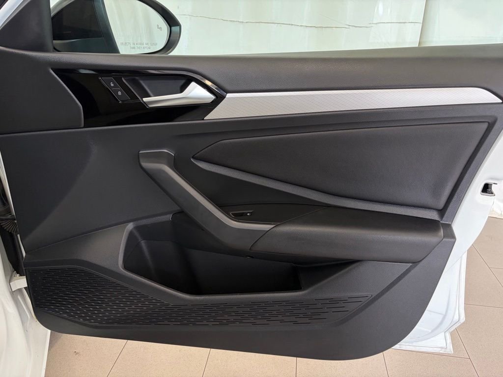 Used 2019 Pure White Volkswagen R-Line image 17