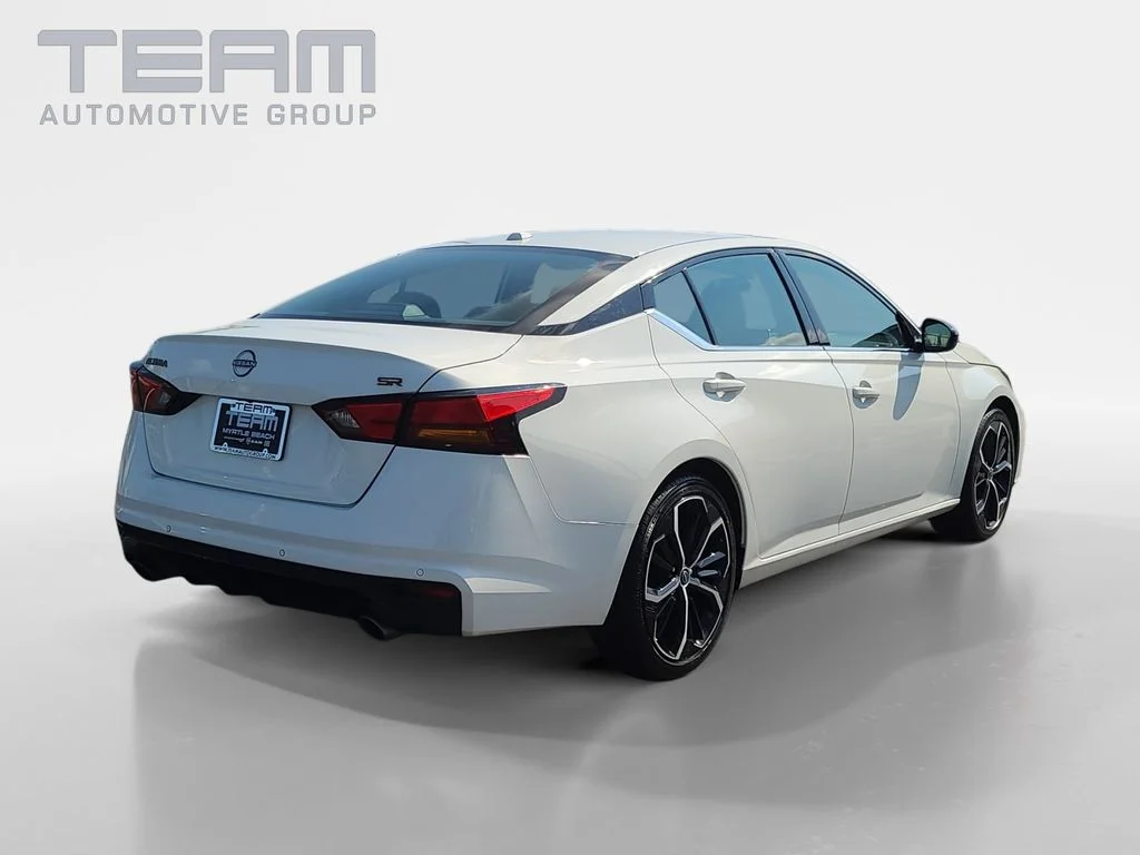 Used 2024 White Nissan 2.5 SR image 7