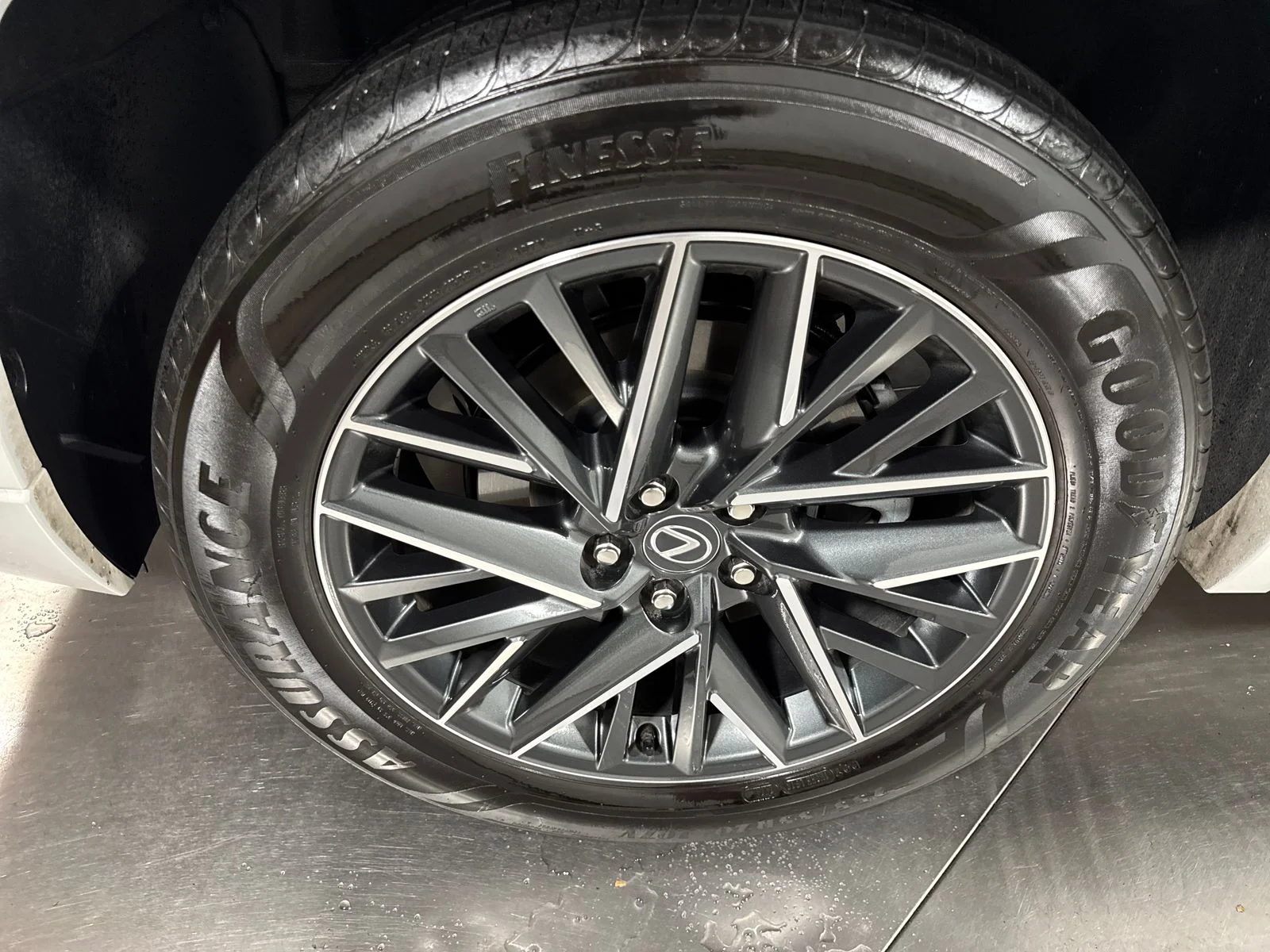Used 2024 Wind Chill Pearl Lexus 350 Premium image 13