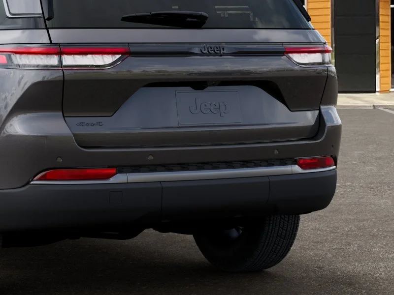 New 2026 Baltic Gray Metallic Clear-Coat Exterior Paint Jeep Altitude image 28