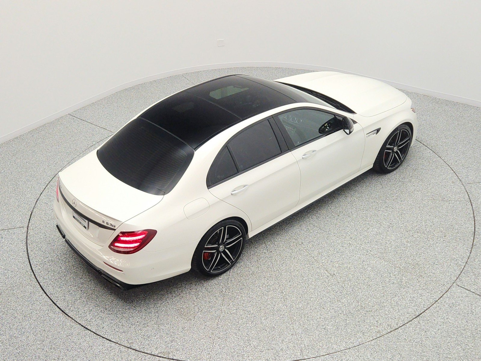 Used 2019 designo Diamond White Metallic Mercedes-Benz AMG® E 63 S 4MATIC+ Sedan image 27