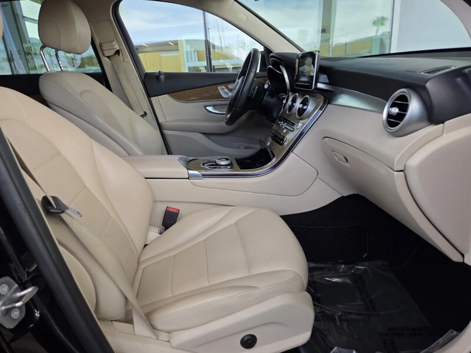 Used 2018 Black Mercedes-Benz GLC 300 image 19