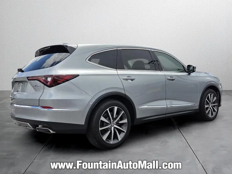 Used 2026 Solar Silver Metallic Acura FWD W/TECHNOLOGY PACKAGE image 4