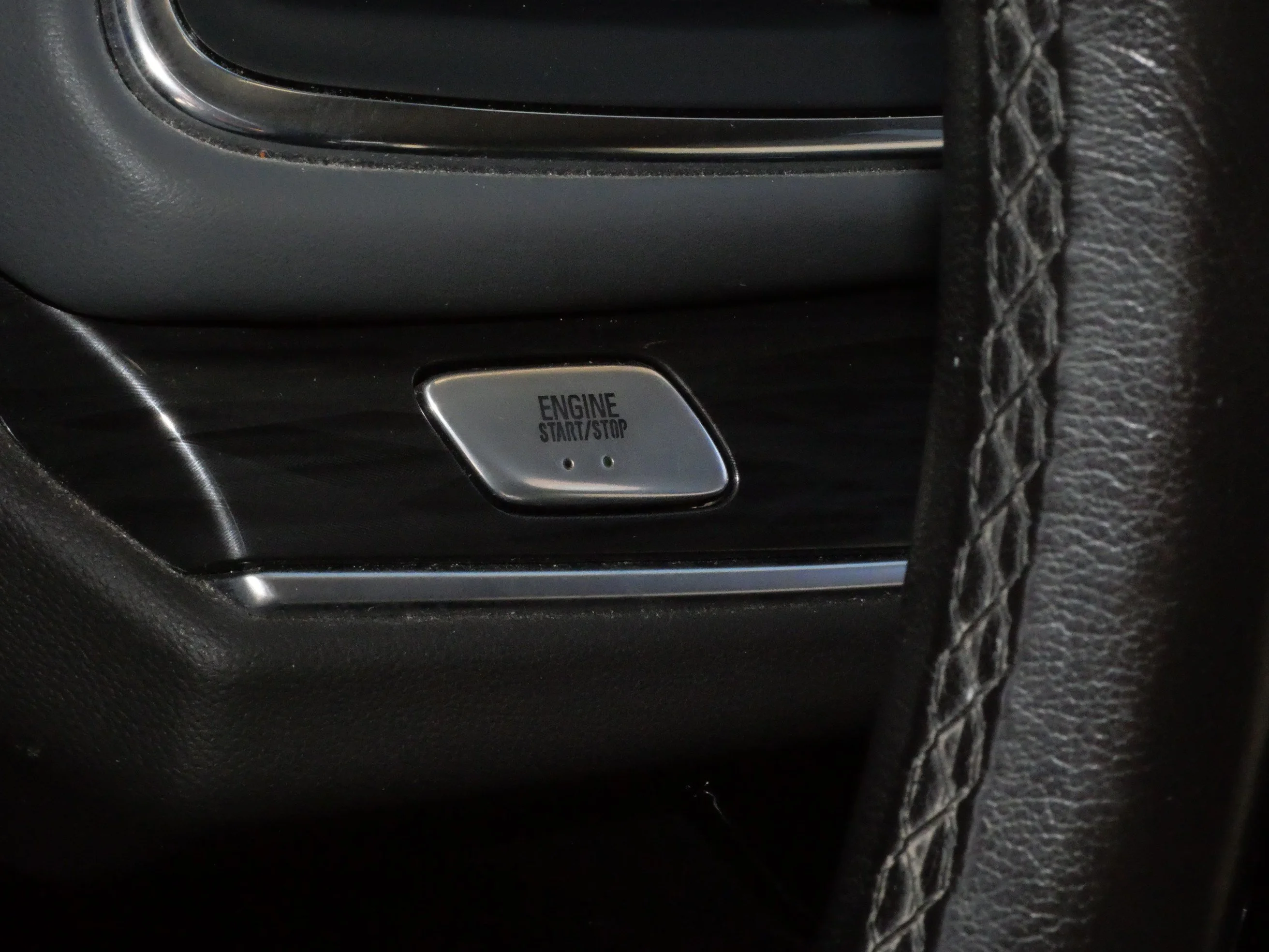 Used 2018 Red Quartz Tintcoat Buick Essence image 27