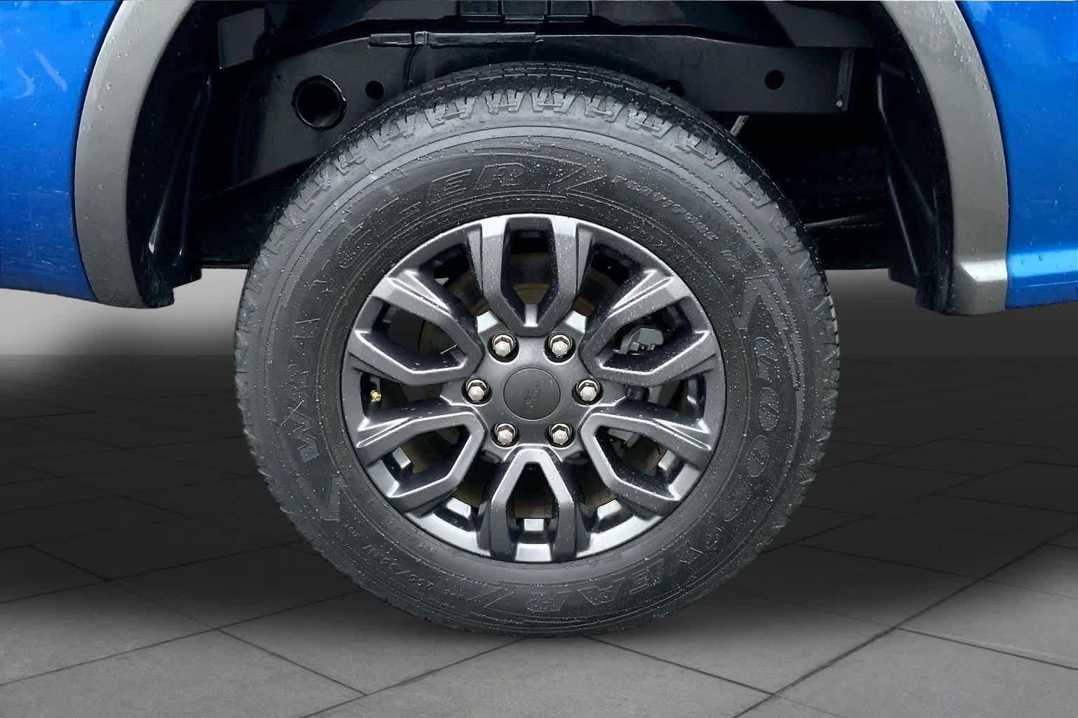 Used 2020 Lightning Blue Metallic Ford XLT image 10