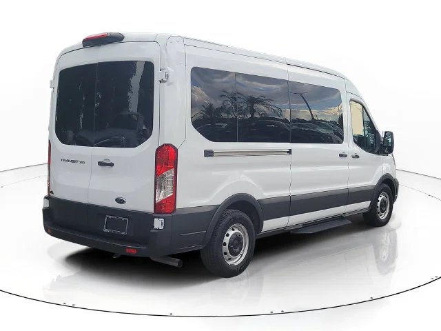 Used 2024 White Ford XL image 5