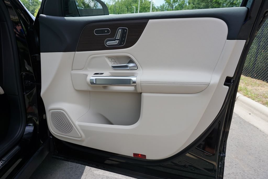 2025 Mercedes-Benz GLB Base - Photo 63
