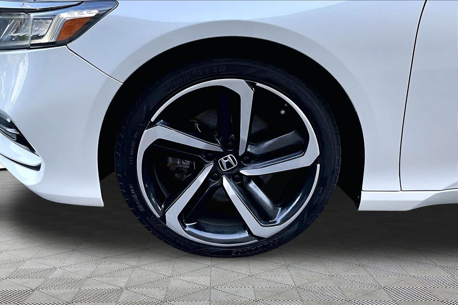 Used 2019 Platinum White Pearl Honda Sport 1.5T image 11