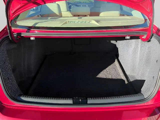 Used 2017 Red Volkswagen 1.4T SE image 41
