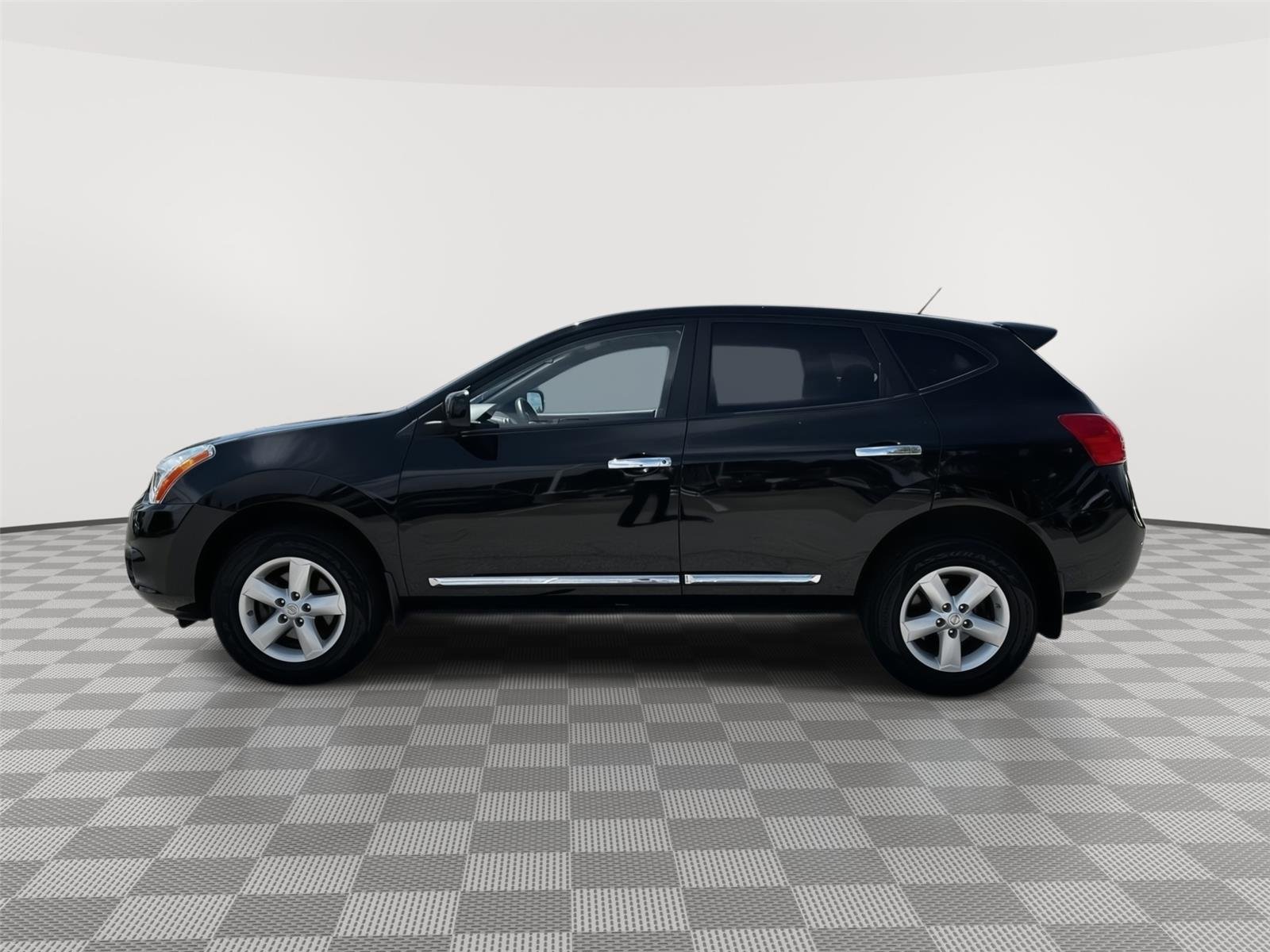 Used 2013 Super Black Nissan S image 3