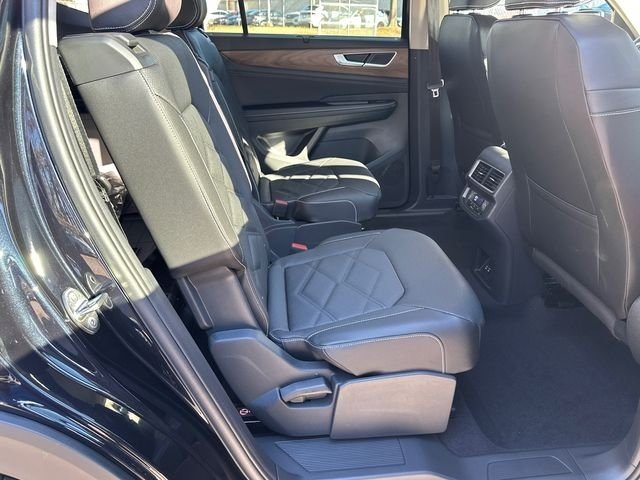 New 2026 Deep Black Pearl Volkswagen 2.0T SE W/TECHNOLOGY image 15