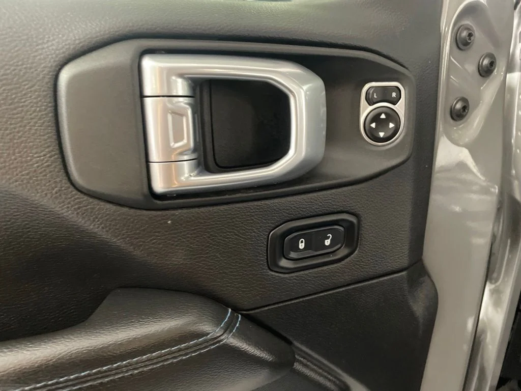 Used 2023 Gray Clearcoat Jeep Rubicon 4xe image 9