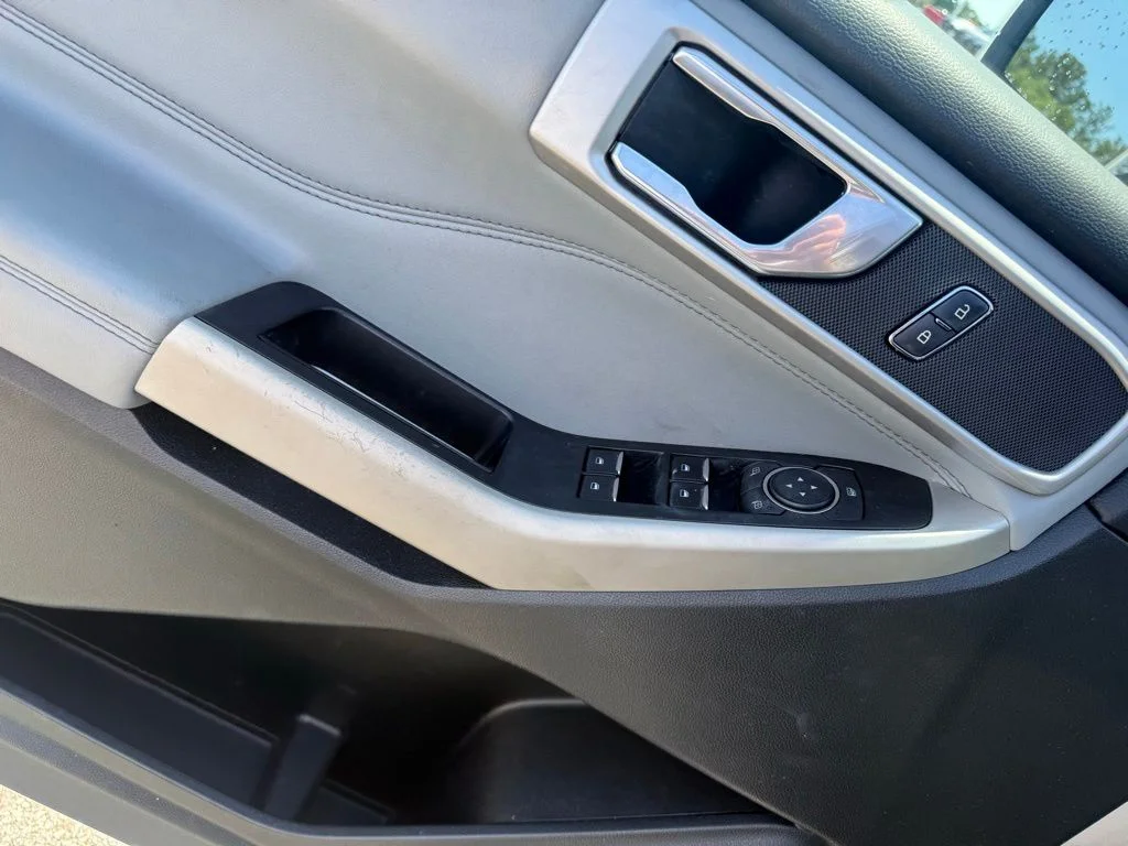 Used 2021 Silver Ford XLT image 8