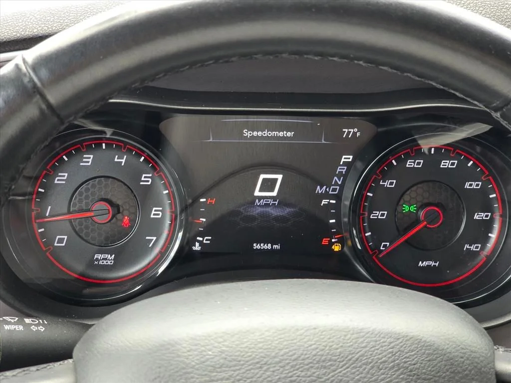 Used 2022 Black Dodge SXT image 7