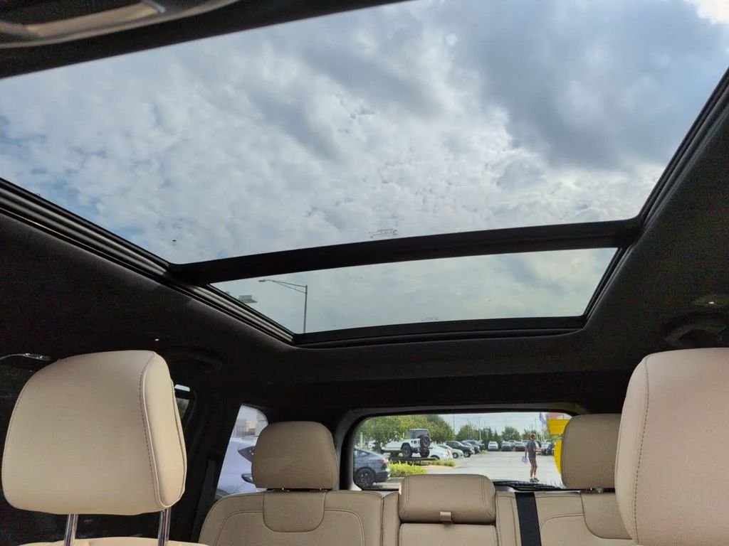 Certified Used 2025 Velvet Jeep Limited image 28