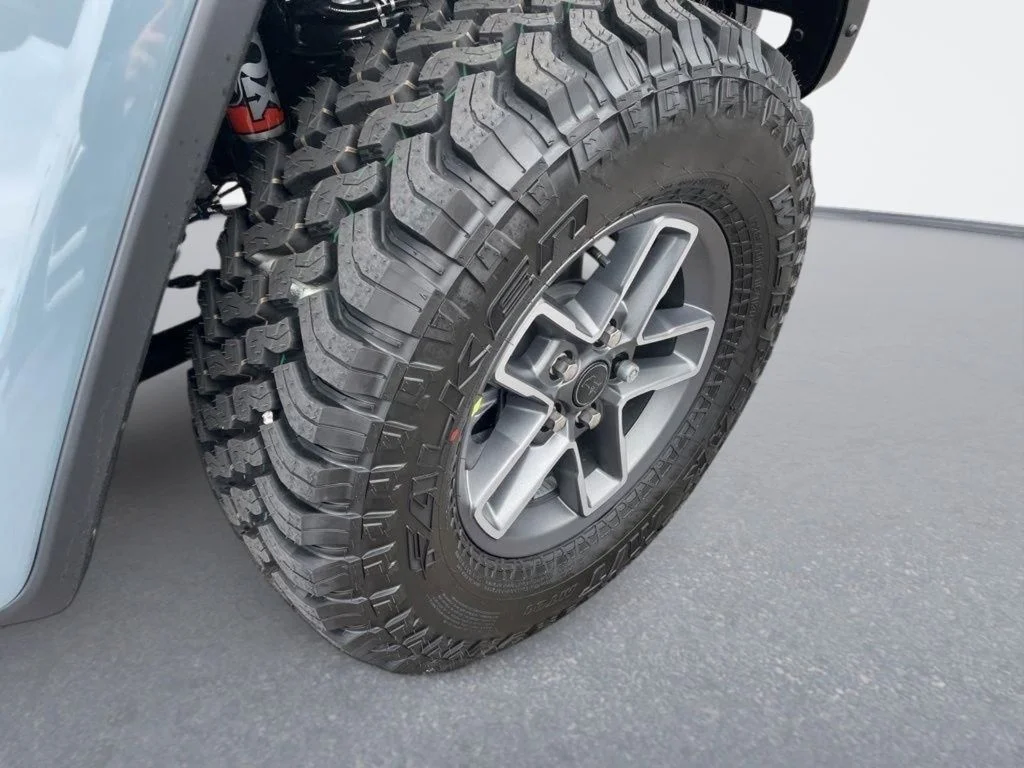 New 2026 Anvil Clear-Coat Exterior Paint Jeep Mojave X image 11